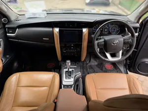 Toyota Fortuner 2.8 D AWD 2016 Black