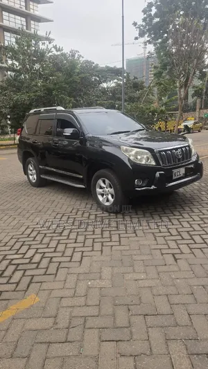 Toyota Land Cruiser Prado 2012 Nyeusi
