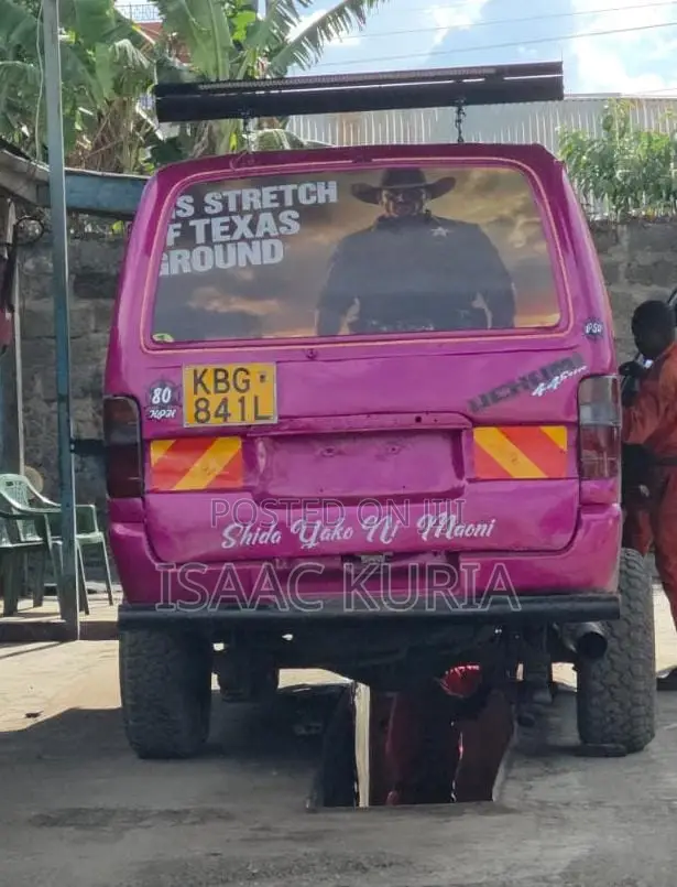 Toyota HiAce 2002 - Pink - 1