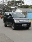 Toyota Noah 2005 Nyeusi - 4