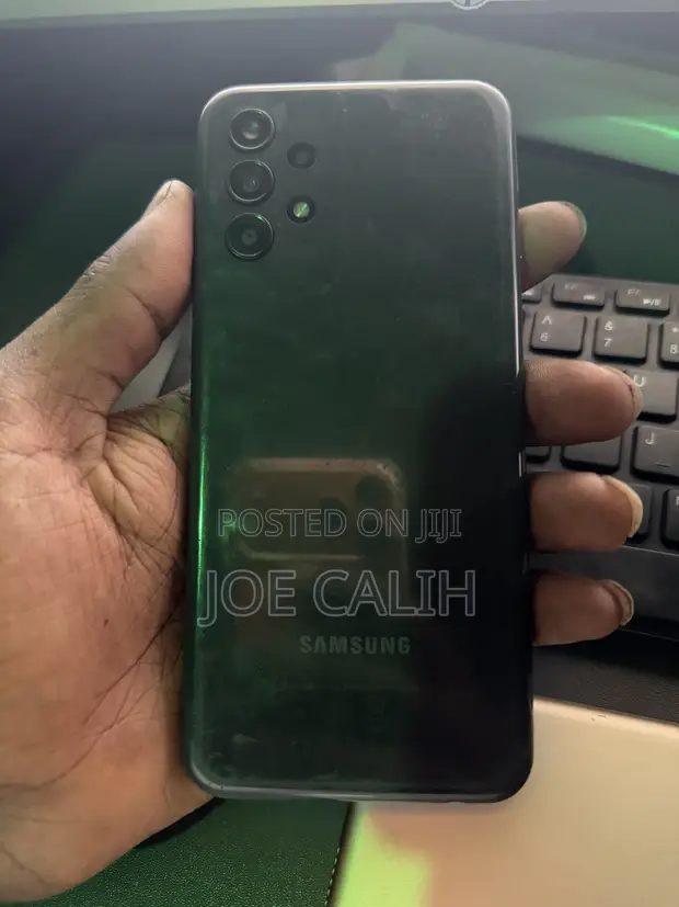 Samsung Galaxy A13 5G 64GB Nyeusi - 1
