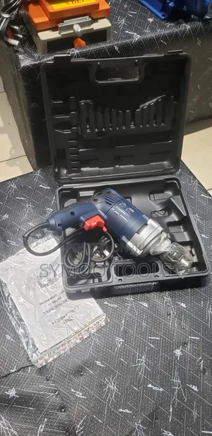 Maxmech 750W Corded Electric Hammer Drill