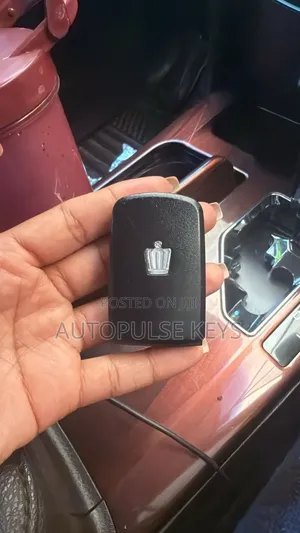 Toyota Crown Kubadilisha na Ku-duplicate Ufunguo
