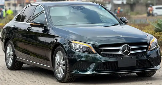 Mercedes-Benz C200 2019 Black - 1