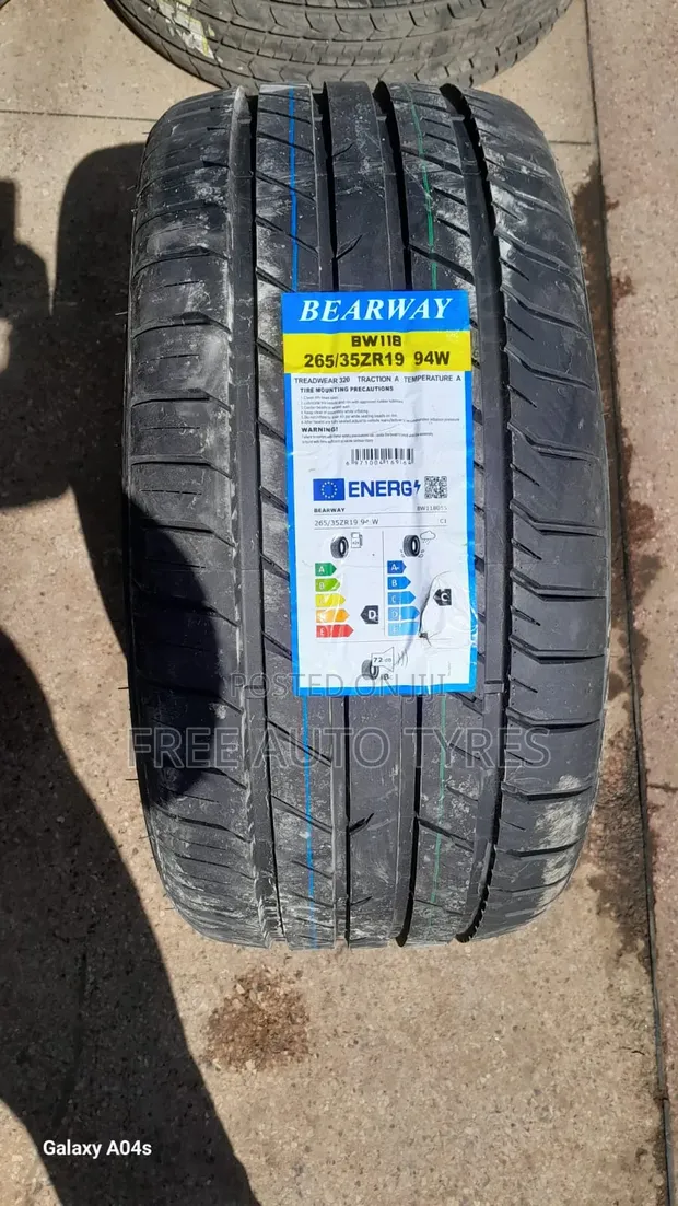 Bearway 265/35ZR19 UHP Performance Tyres - 1