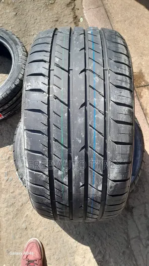 Bearway 265/35ZR19 UHP Performance Tyres