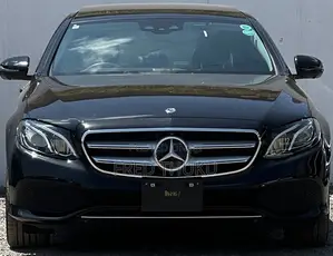 Mercedes-Benz E200 2019 Nyeusi
