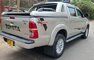 Toyota Hilux 2012 Fedha
