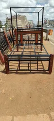 Ideal Queen Bed Frame - Mpya Kabisa - 1