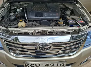 Toyota Hilux Double Cabin 2013