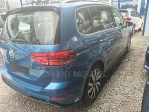 Volkswagen Touran 2019 Blue
