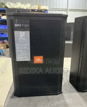 JBL SRX712M Professional Loudspeaker (Dual 12-Inch)