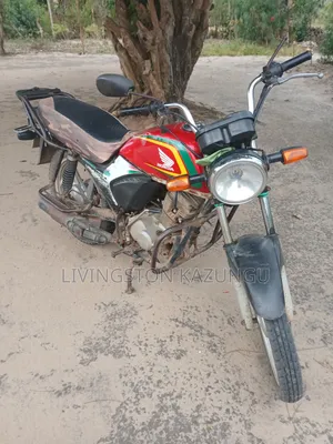 Honda CB 2018 Nyekundu