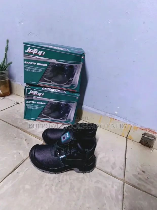 Safety Boots Size 42/ Safety Boots - 1