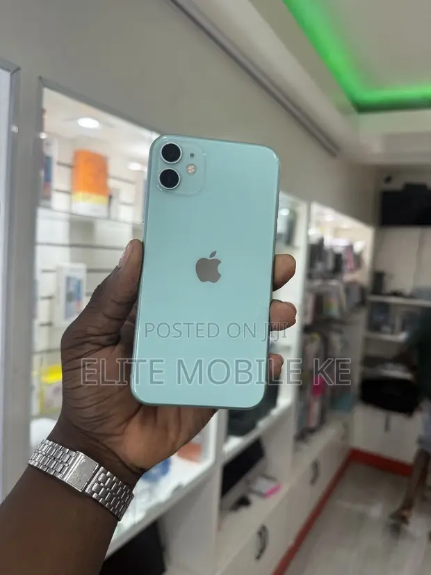 Apple iPhone 11 128GB Purple - 1