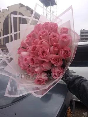 Bouquet ya Maua na Watiri Blooms