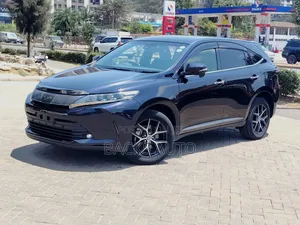 Toyota Harrier 2.0 Premium 2020