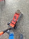 Heavy Duty 4 Ton Trolley Jack for Garage & Auto Service - 3