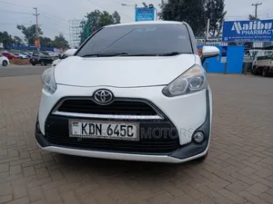 Toyota Sienta 2016 Nyeupe