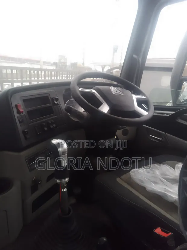 Sinotruk HOWO-NX 6x4 Prime Mover Mpya 371HP - 1