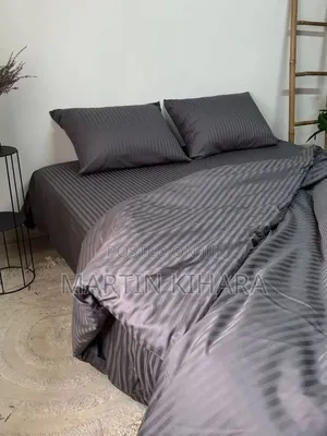 4 Piece Duvet Cover Set Luxury Soft Pintuck Material