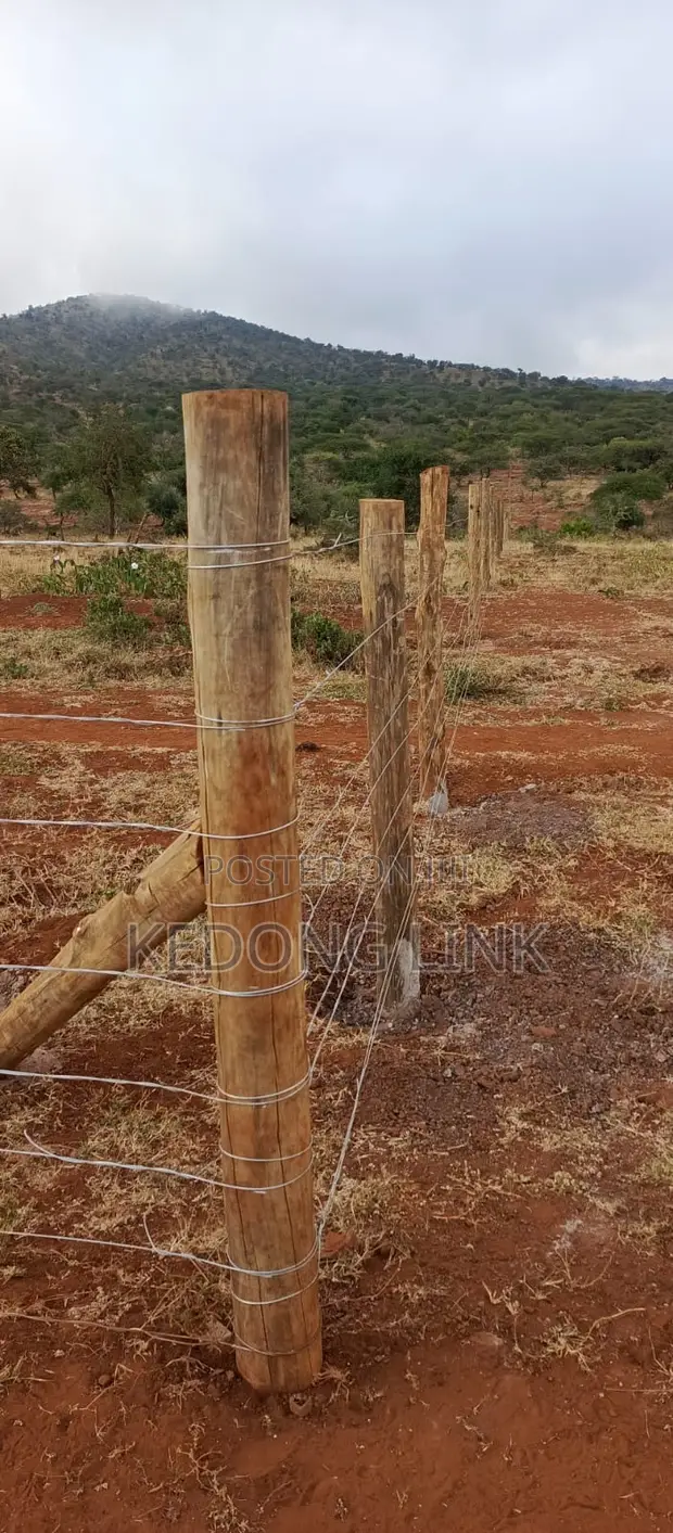 Shamba la Eka 100 Sultan Hamud Hills kwa Uuzaji - 1