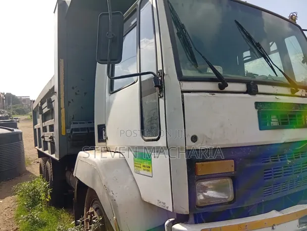 Ashok Leyland 2516i Lori Rigid - 1
