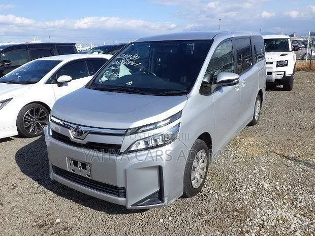 Toyota Voxy 2018 Silver - 1