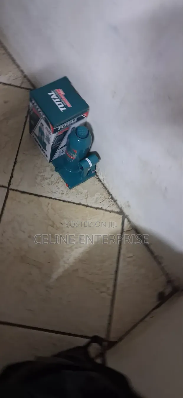6 Ton Hydraulic Jack - 1
