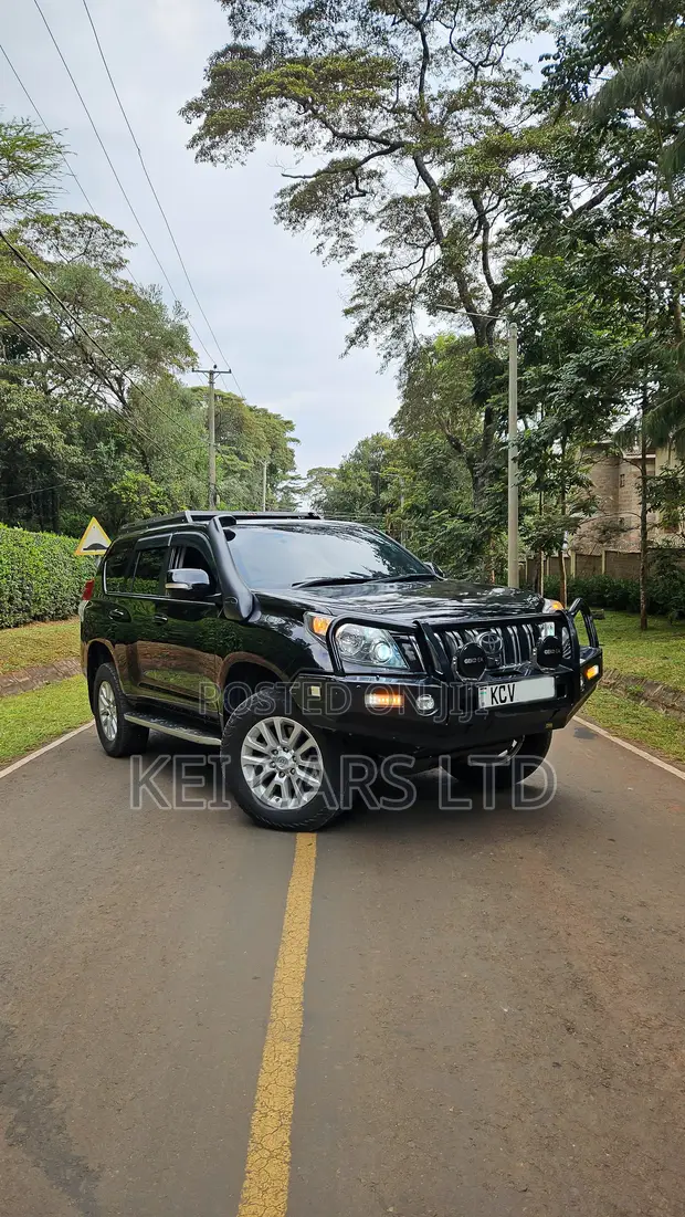 Toyota Land Cruiser Prado 2012 Black - 1