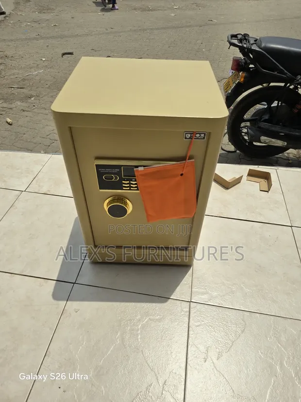 Fireproof Safe Box - Cash Box - 1