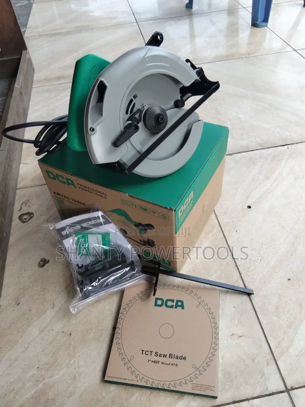 DCA AMY02-185SH 1100W Circular Saw - 1