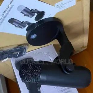 Professional Desktop Broadcast Microphone with Noise Reduction