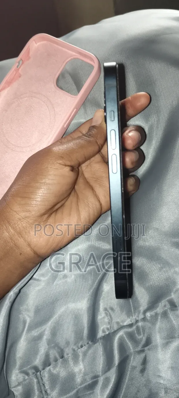 Apple iPhone 13 128GB Blue - 1