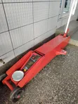 Heavy Duty 10 Ton Trolley Jack with Lockable Handle - 2