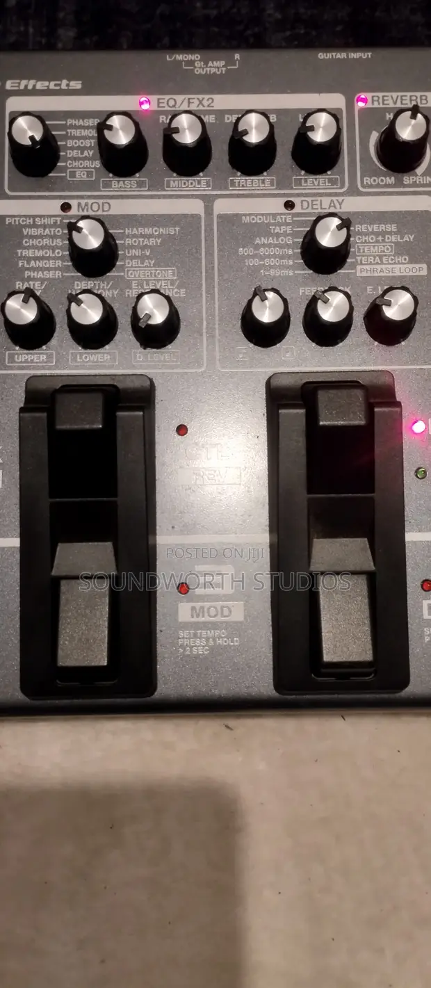 Boss ME-80 Floor-Based Guitar Multi-Effects Processor - 1