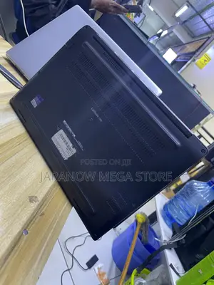 Dell Latitude 7280 Laptop: Core i5, 8GB RAM, 256GB SSD