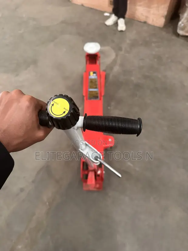 Heavy Duty 5-Ton Hydraulic Long Chassis Service Jack - 1