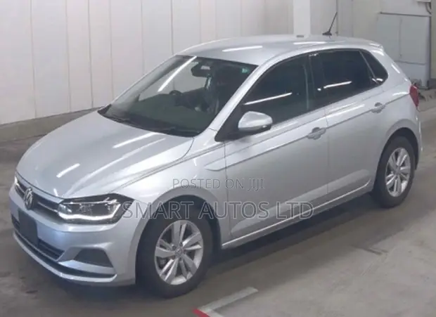 Volkswagen Polo 2019 Silver - 1