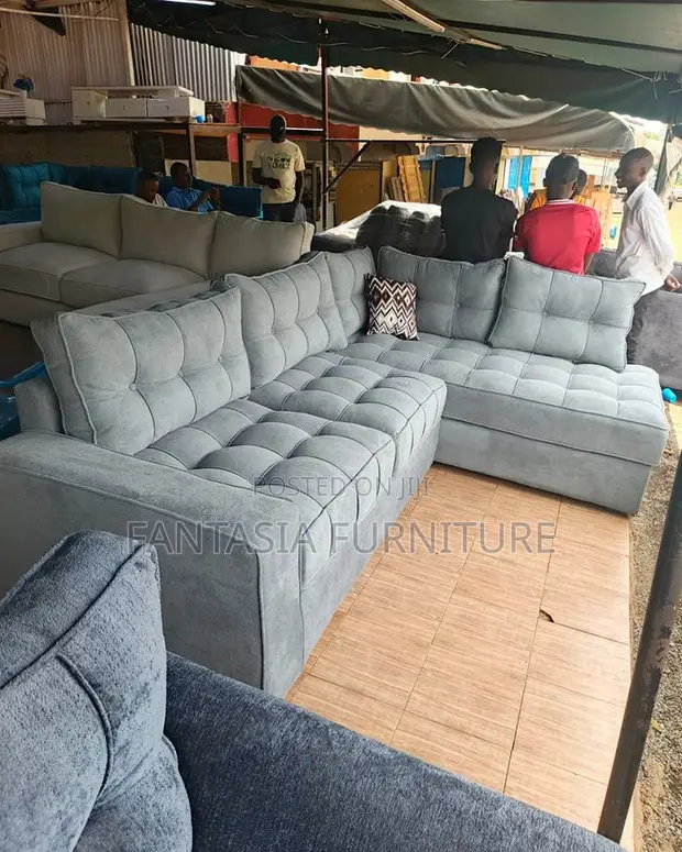 Stylish 5-Seater Grey Tufted L-Shaped Sofa - 1