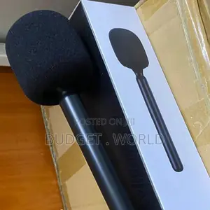 Wireless Lavalier Microphone for Clear Speech