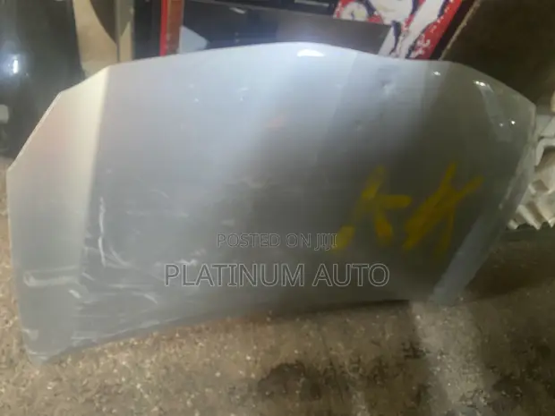 Toyota Auris Bonnet 2010 - 1