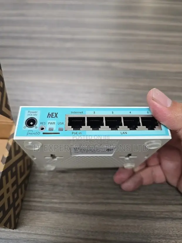 MikroTik hEX Router RB750Gr3 - 1