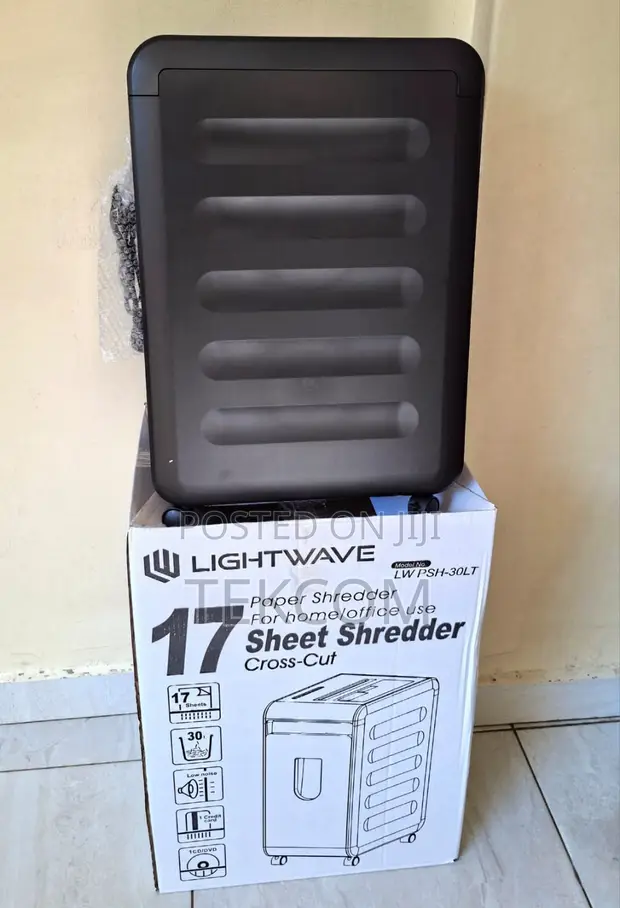 Lightwave 17-Sheet Paper Shredder LW-PSH-30LT - 1
