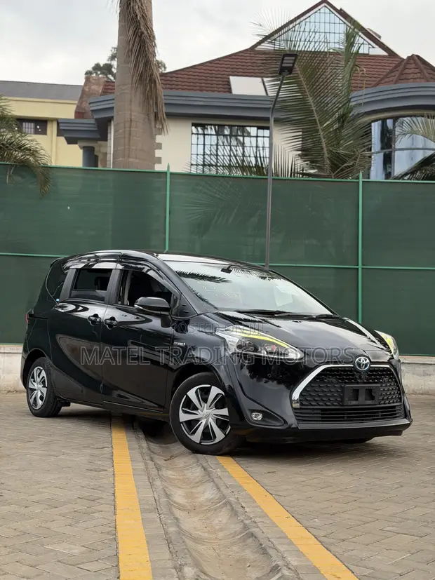Toyota Sienta 1.5 Hybrid FWD (6-seater) 2019 Black - 1
