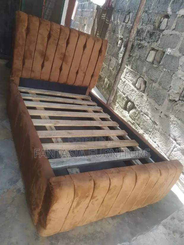 5x6 Camel Brown Curved Panel Chester Bed Frame - 1