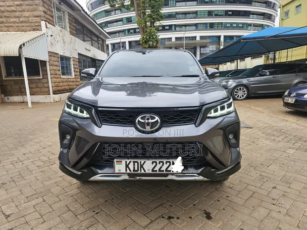 Toyota Fortuner 2016 Kijivu - 1