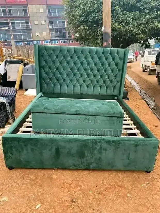 Kitanda cha Chester Emerald Green 5x6 chenye Sanduku la Hifadhi - 1