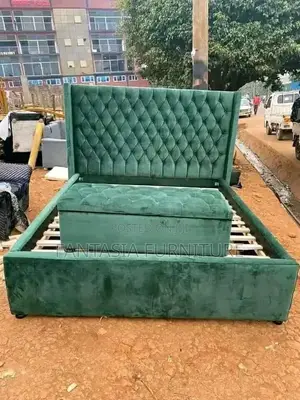 Kitanda cha Chester Emerald Green 5x6 chenye Sanduku la Hifadhi