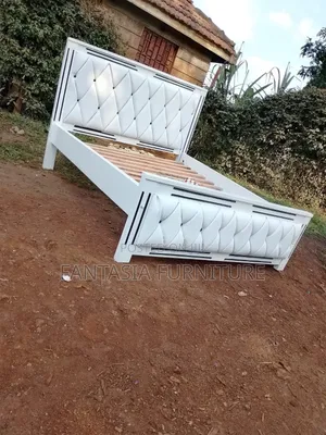 White Mockett Bed Size 5x6